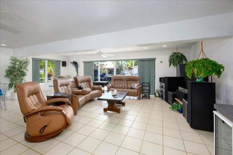 200 SE 11th Street, Pompano Beach FL - photo 13 of 32