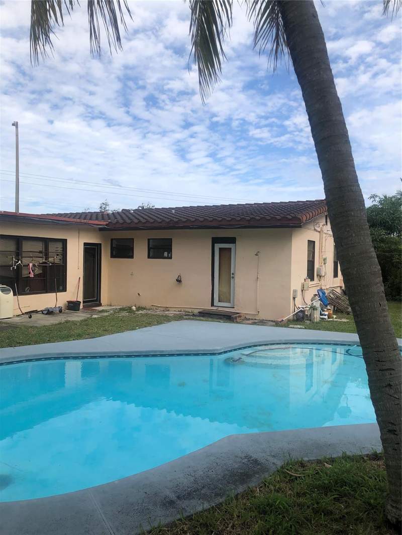 4 bedroom Single Family Residence at 1100 NW 19th Street, Lauderdale Villas 29-37 B, Fort Lauderdale — photo 4