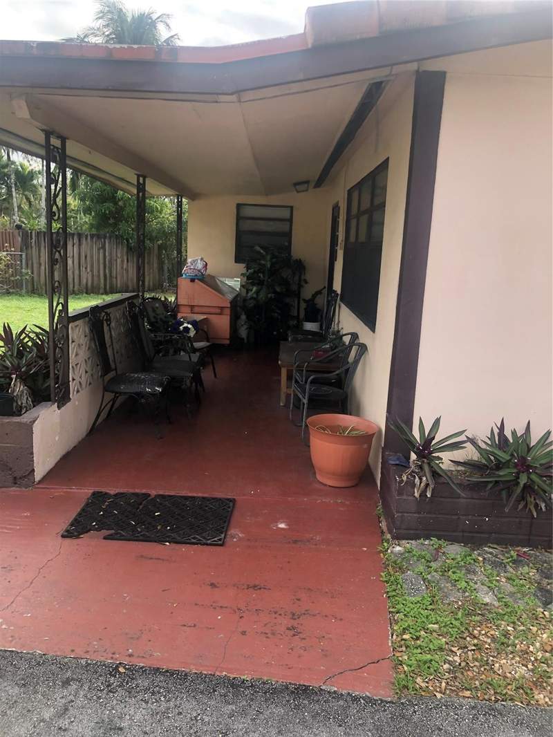 4 bedroom Single Family Residence at 1100 NW 19th Street, Lauderdale Villas 29-37 B, Fort Lauderdale — photo 5