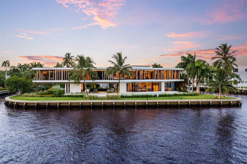 6 bedroom Single Family Residence at 516 Mola Avenue, Venice 6-4 B, Fort Lauderdale — photo 2