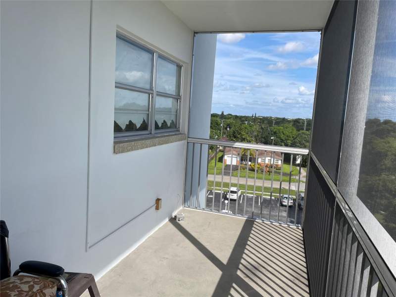 2 bedroom Condominium at 4751 NW 21st Street #500, Castle Gardens, Lauderhill — photo 4