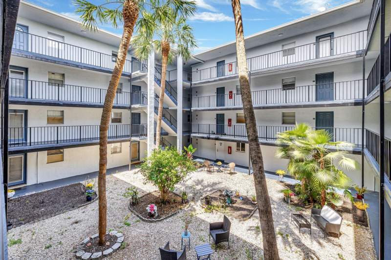 2 bedroom Condominium at 2800 Somerset Drive #218j, Somerset At Lauderdale La, Lauderdale Lakes — photo 5