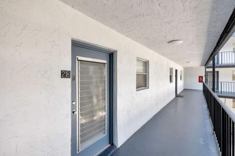 2800 Somerset Drive #218j, Lauderdale Lakes FL - photo 7 of 29
