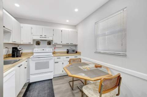 2800 Somerset Drive #218j, Lauderdale Lakes FL - photo 13 of 29