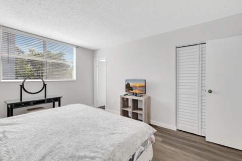 2800 Somerset Drive #218j, Lauderdale Lakes FL - photo 20 of 29