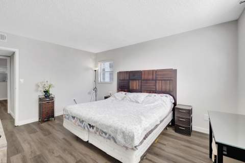 2800 Somerset Drive #218j, Lauderdale Lakes FL - photo 21 of 29