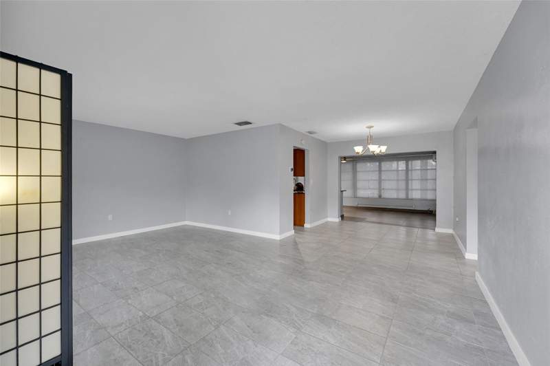 2 bedroom Single Family Residence at 6501 NW 24th Court, Sunrise Golf Village Sec, Sunrise — photo 2