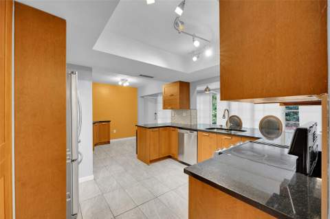 6501 NW 24th Court, Sunrise FL - photo 9 of 22