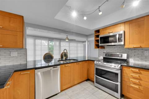 6501 NW 24th Court, Sunrise FL - photo 8 of 22