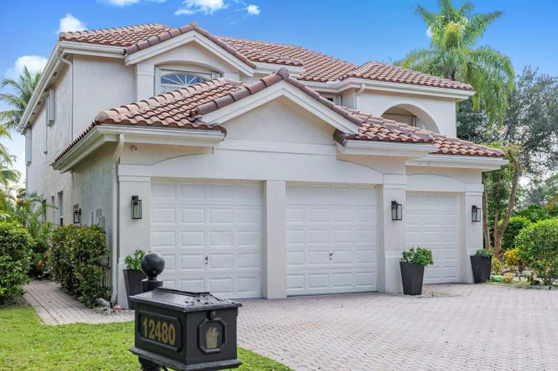 6 bedroom Single Family Residence at 12480 NW 62nd Court, L'Hermitage, Coral Springs — photo 2