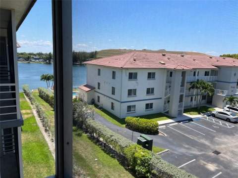 4311 Crystal Lake Drive #421, Pompano Beach FL - photo 7 of 22