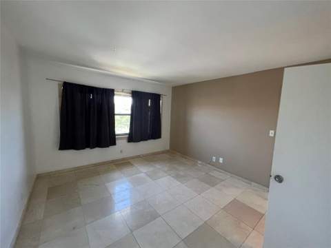 4311 Crystal Lake Drive #421, Pompano Beach FL - photo 9 of 22