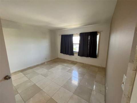 4311 Crystal Lake Drive #421, Pompano Beach FL - photo 14 of 22