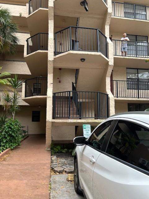 1 bedroom Condominium at 3590 Blue Lake Drive #305, Blue Lake, Pompano Beach — photo 3