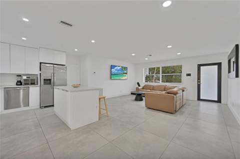 300 SW 65th Way, Pembroke Pines FL - photo 8 of 35