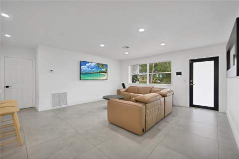 300 SW 65th Way, Pembroke Pines FL - photo 10 of 35