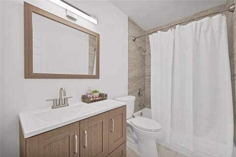 300 SW 65th Way, Pembroke Pines FL - photo 21 of 35