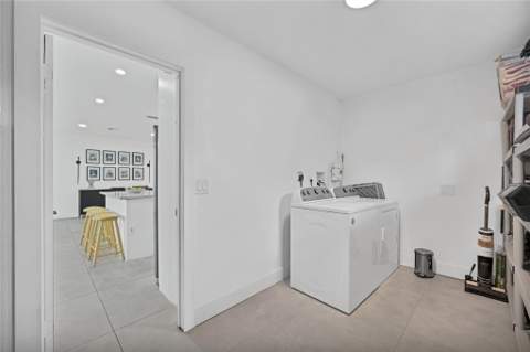 300 SW 65th Way, Pembroke Pines FL - photo 24 of 35