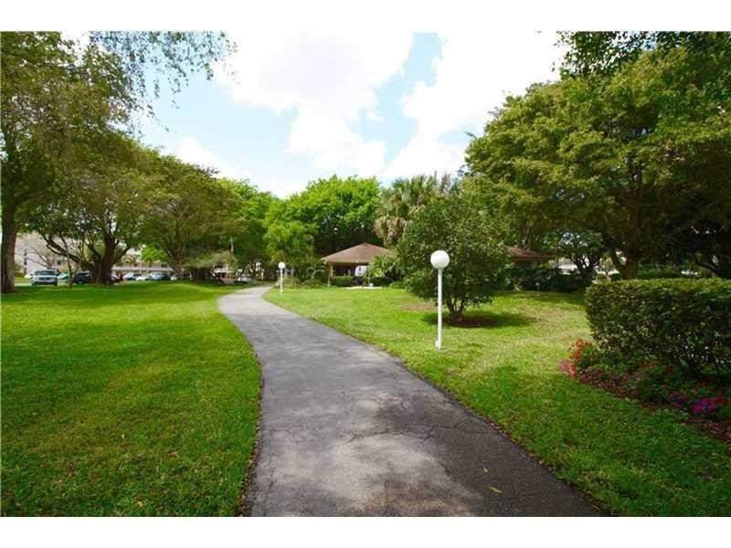 3 bedroom Condominium at 565 Oaks Lane #103, No. 66 Palm-Aire Country, Pompano Beach — photo 4