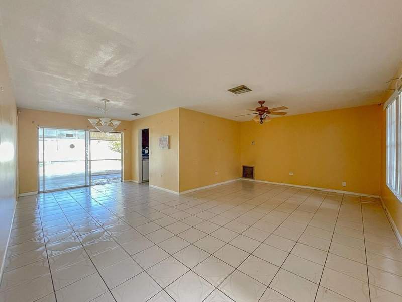 3 bedroom Single Family Residence at 2421 NW 63rd Avenue, Sunrise Golf Village, Sunrise — photo 5