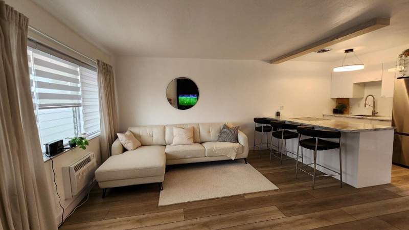 1 bedroom Stock Cooperative at 1015 SW 11th Avenue #14K, Rolen Lake Gardens, Hallandale Beach — photo 4