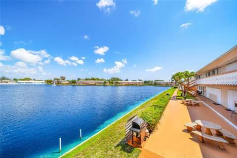 1015 SW 11th Avenue #14K, Hallandale Beach FL - photo 22 of 39