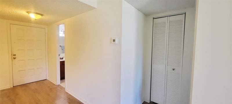 1 bedroom Condominium at 6260 S Falls Cir Drive #206, Inverrary Country Club, Lauderhill — photo 2