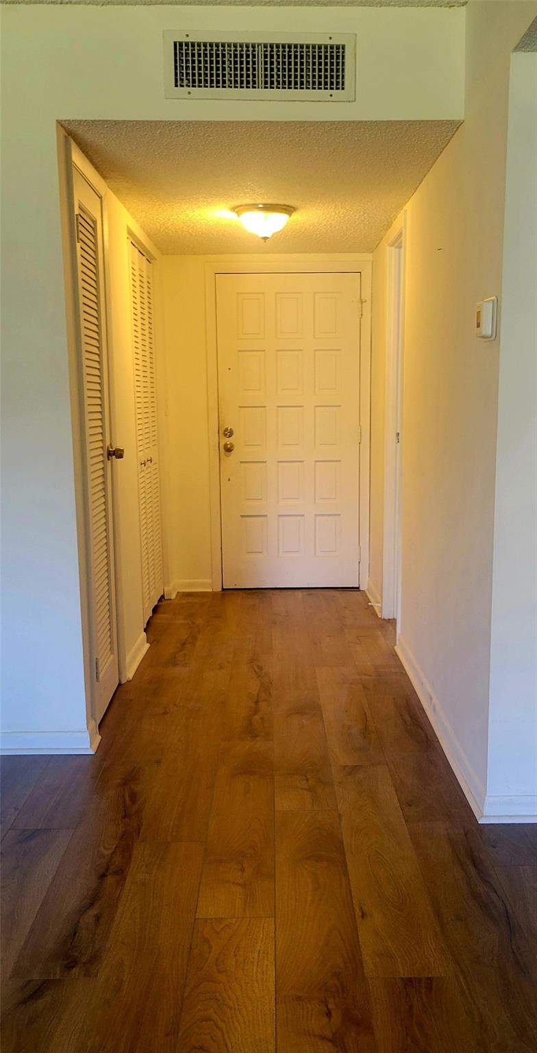 1 bedroom Condominium at 6260 S Falls Cir Drive #206, Inverrary Country Club, Lauderhill — photo 4