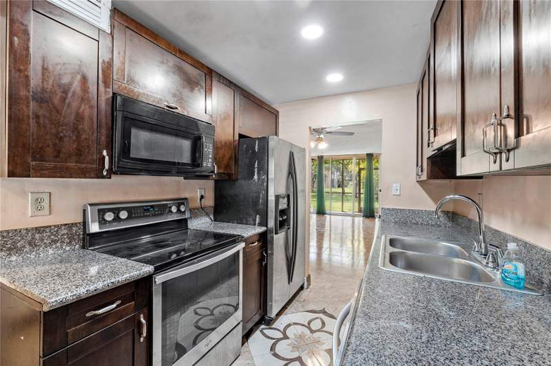 2 bedroom Condominium at 3141 NW 47th Terrace #130, Cypress Chase North, Lauderdale Lakes — photo 2
