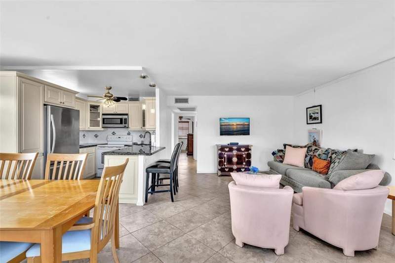 2 bedroom Condominium at 3021 Swansea B #3021, Swansea B, Deerfield Beach — photo 3