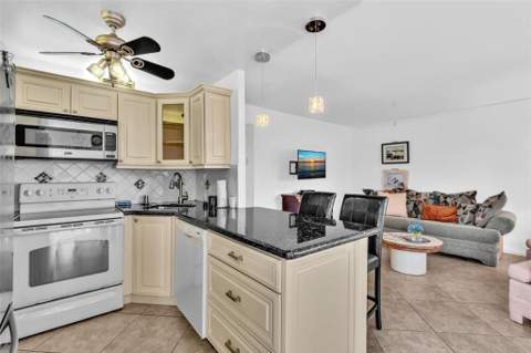 3021 Swansea B #3021, Deerfield Beach FL - photo 12 of 17