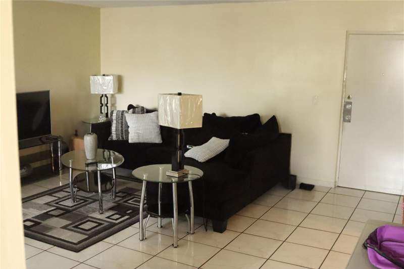 2 bedroom Condominium at 2201 NW 41st Avenue #206, Cypress Tree, Lauderhill — photo 2