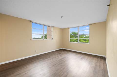 3300 W Rolling Hills Circle #610, Davie FL - photo 6 of 21