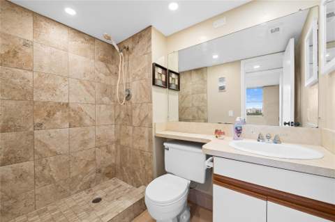 3300 W Rolling Hills Circle #610, Davie FL - photo 11 of 21