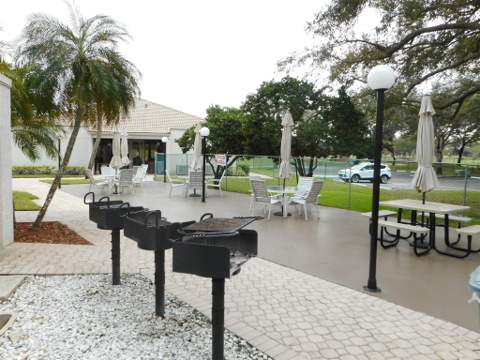 3300 W Rolling Hills Circle #610, Davie FL - photo 18 of 21