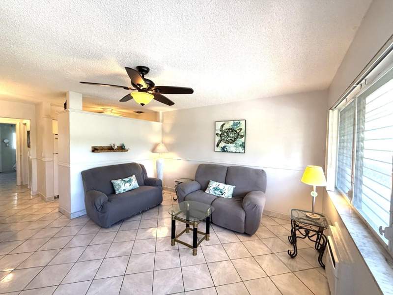 1 bedroom Stock Cooperative at 900 SW 10th Terrace, Rolen Lake, Hallandale Beach — photo 2