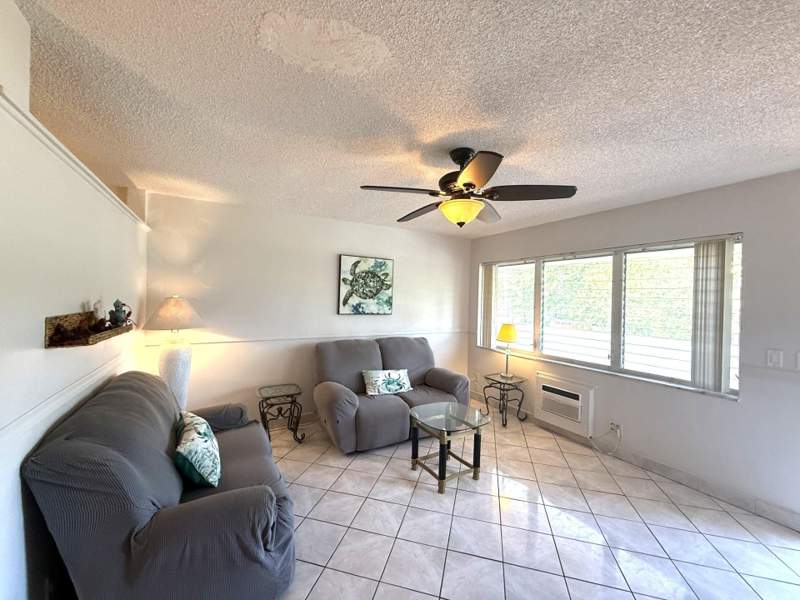 1 bedroom Stock Cooperative at 900 SW 10th Terrace, Rolen Lake, Hallandale Beach — photo 4