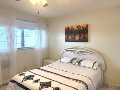 900 SW 10th Terrace, Hallandale Beach FL - photo 8 of 16