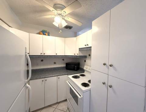 900 SW 10th Terrace, Hallandale Beach FL - photo 7 of 16