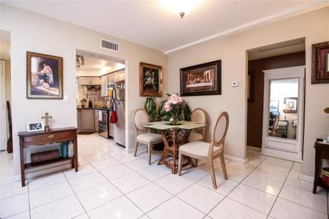 3475 Broken Woods Drive #101, Coral Springs FL - photo 7 of 19