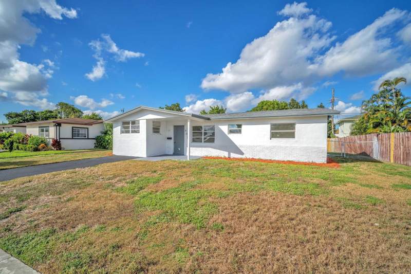 5 bedroom Single Family Residence at 4911 NW 16th Street, Flair Sub 5 54-36 B, Lauderhill — photo 4