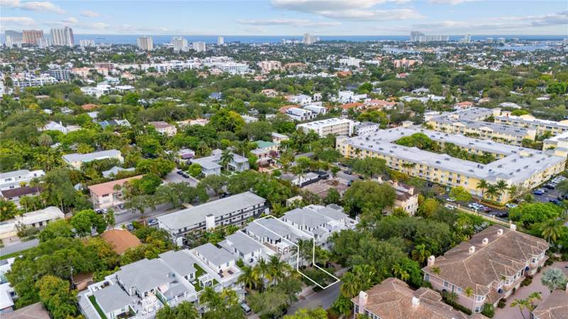 4 bedroom Townhouse at 218 NE 15th Avenue #218, Island Enclave, Fort Lauderdale — photo 5