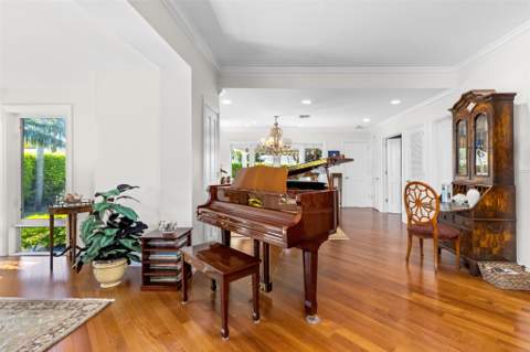 359 Poinciana Drive, Fort Lauderdale FL - photo 6 of 52