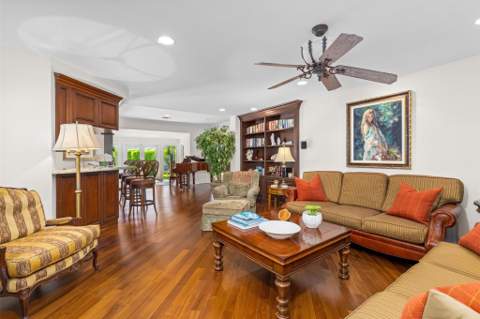 359 Poinciana Drive, Fort Lauderdale FL - photo 8 of 52