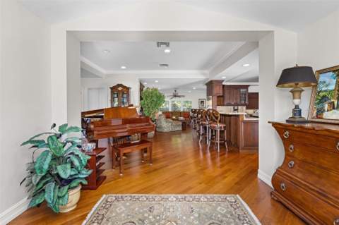 359 Poinciana Drive, Fort Lauderdale FL - photo 9 of 52