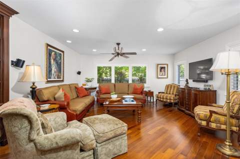 359 Poinciana Drive, Fort Lauderdale FL - photo 11 of 52