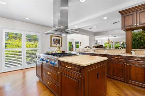 359 Poinciana Drive, Fort Lauderdale FL - photo 16 of 52