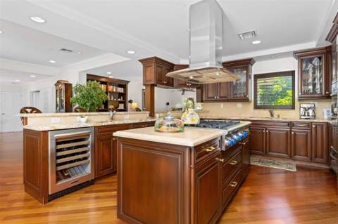 359 Poinciana Drive, Fort Lauderdale FL - photo 17 of 52