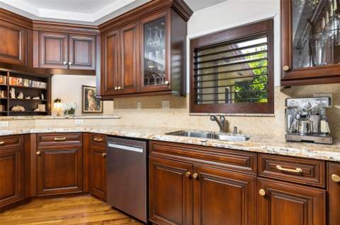 359 Poinciana Drive, Fort Lauderdale FL - photo 18 of 52