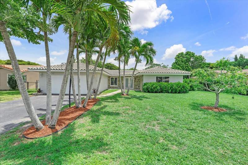 3 bedroom Single Family Residence at 2757 NW 83rd Terrace, Forest Hills 72-47 B, Coral Springs — photo 2